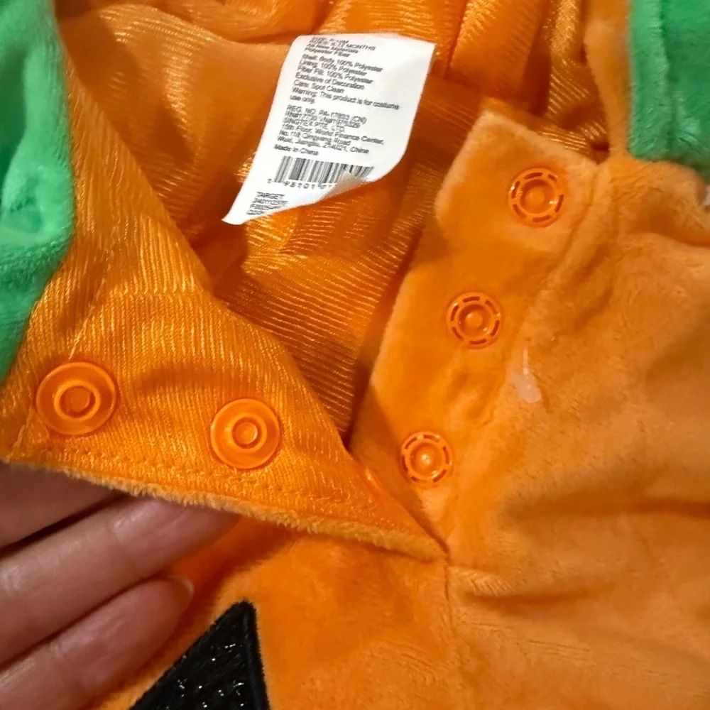 Infant pullover lined Pumpkin Costume with hood Size 6-12 months NWT